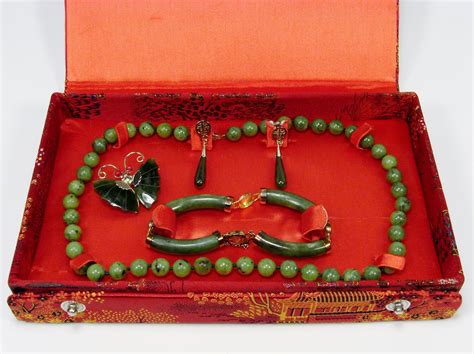 ring and necklace jade dynasty